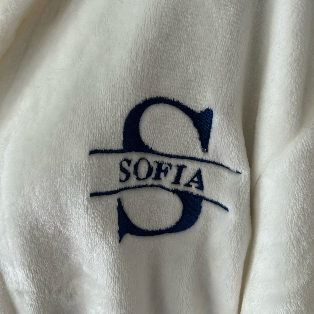 Nwot "Sofia" Personalized Plush Robe - image 2